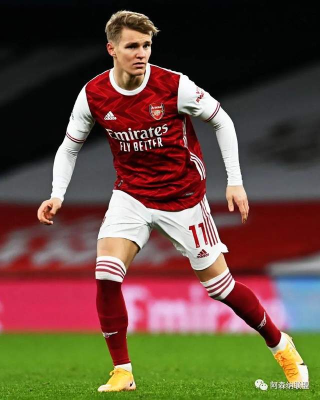 记者：阿坎吉因流感缺席训练，球员身体状况将于明日进行评估