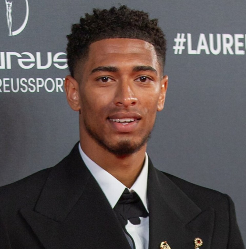 皇马0-2负塞尔塔赛后球员围攻裁判，一分钟内五黄一红