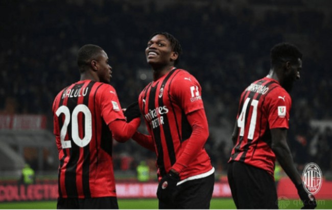 皇马狂喜？据西媒报道，梅西将介入巴萨2026年选...